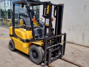 Yale FG20 petrol forklift used in front of the yard at Yale Forklifts NZ