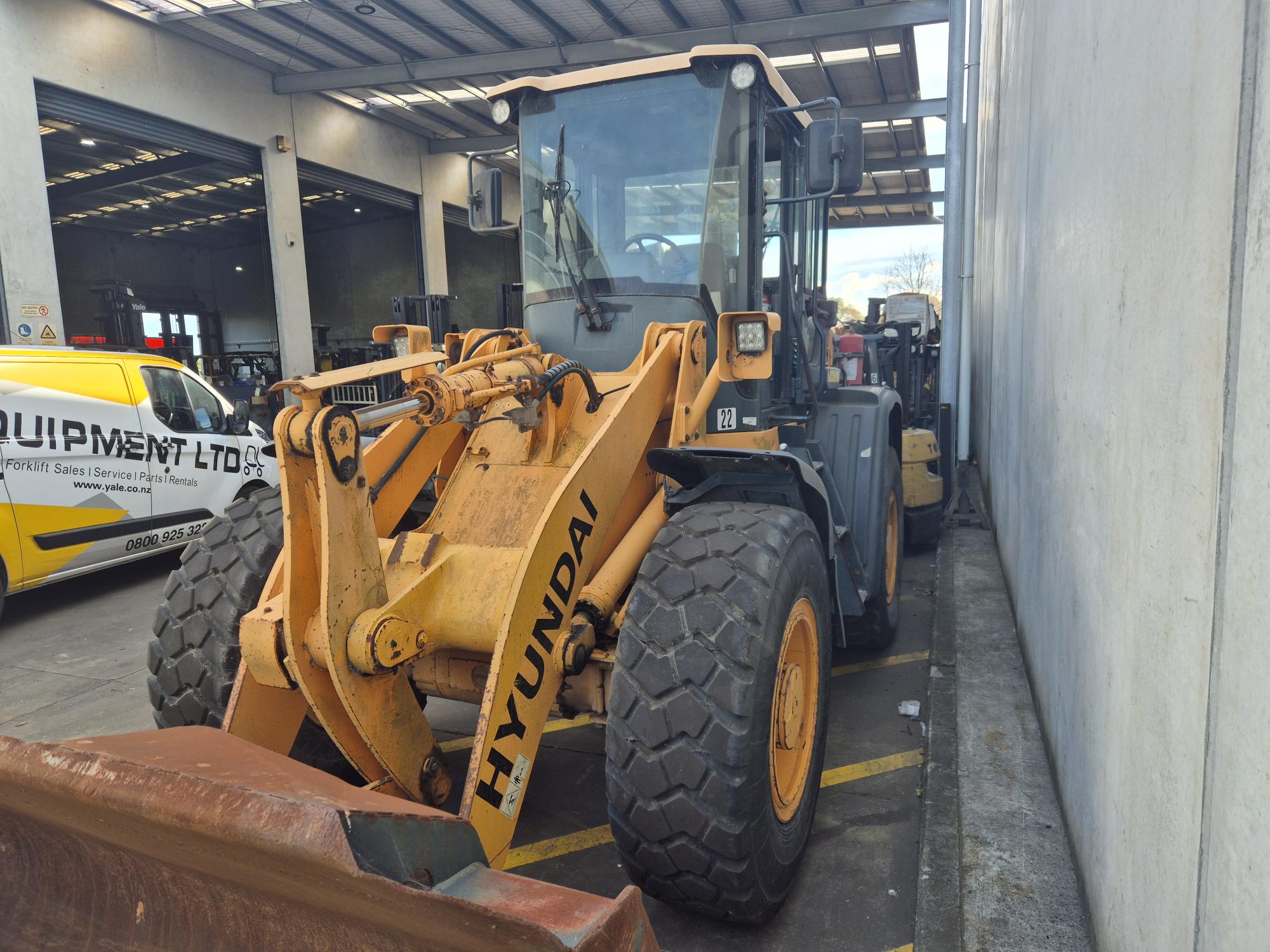 2012 Hyundai Wheel Loader - Image 3
